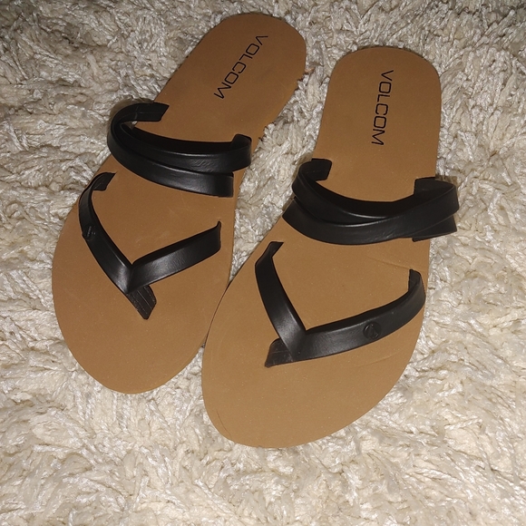 Volcom strappy sandals size 5 youth - Picture 2 of 6